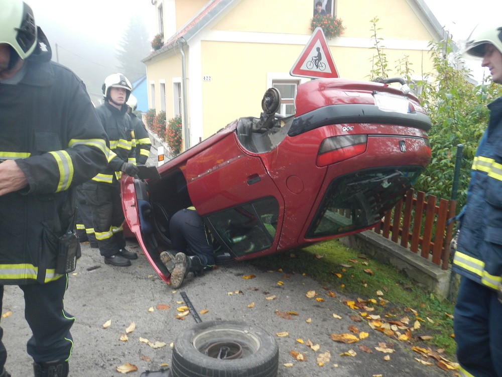 2 Dopravní nehoda OA, Hluboká nad Vltavou (1).JPG