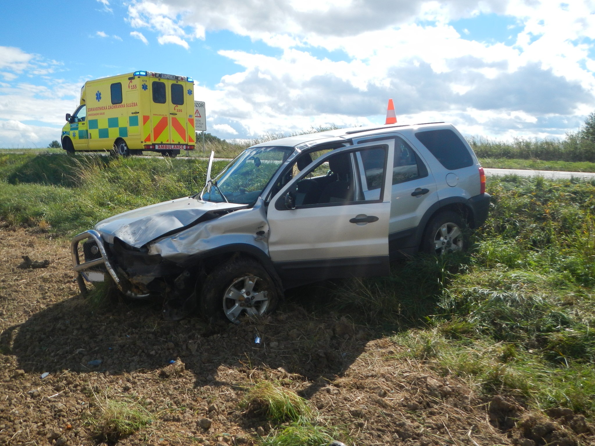 2 Dopravní nehoda OA, Pištín - 9. 9. 2013 (2).jpg