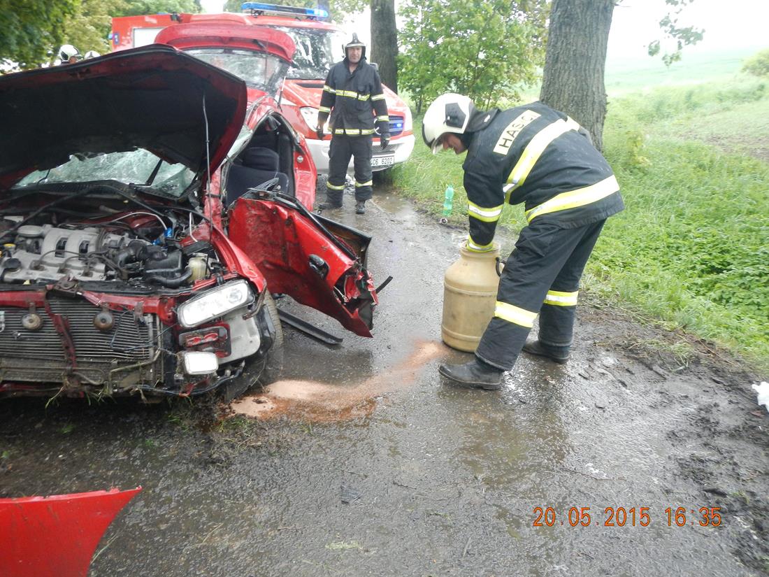 2 Dopravní nehoda OA, Tábor - Čenkov - 20. 5. 2015 (2).jpg