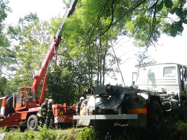 2 Dopravní nehoda OA a NA, Něžovice - 11. 7. 2014 (12).jpg