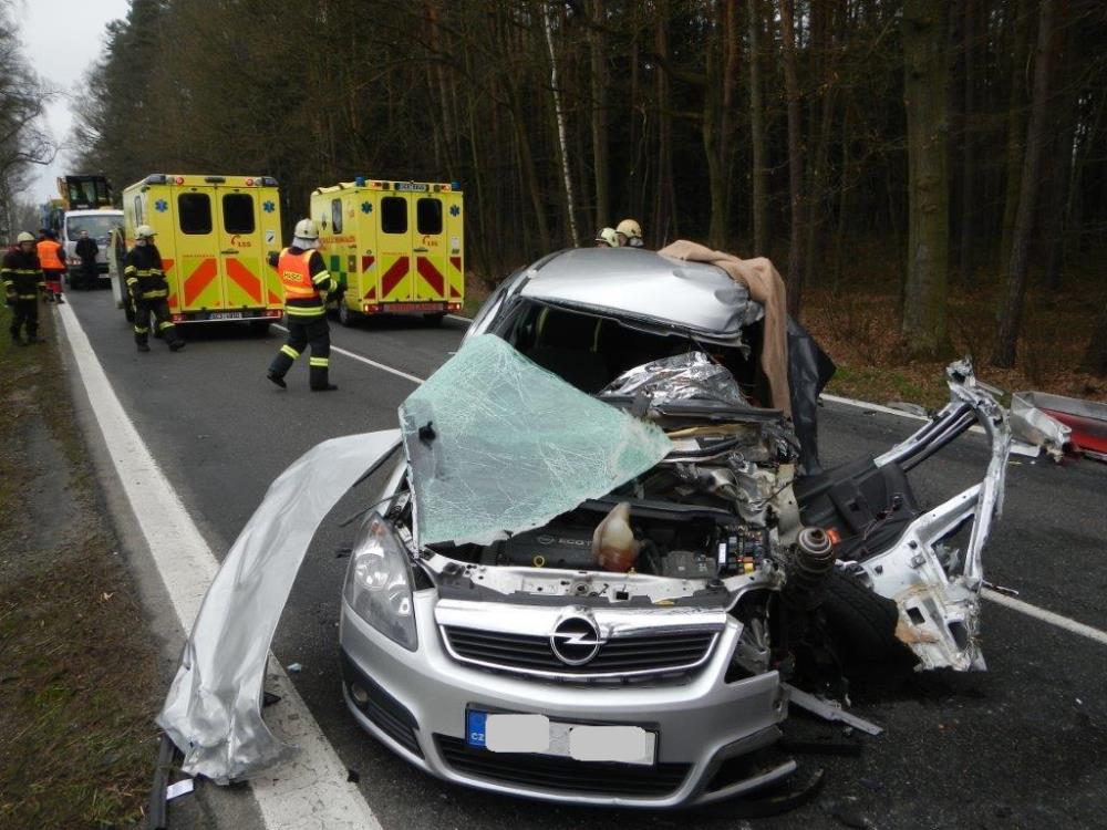 2 Dopravní nehoda OA a kamión, Dolní Žďár - 9. 3. 2016 (2).jpg