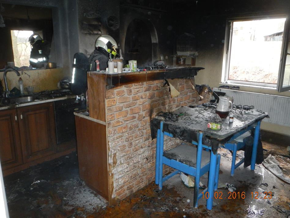 2 Požár kuchyně, Třebeč - 10. 2. 2016 (2).JPG