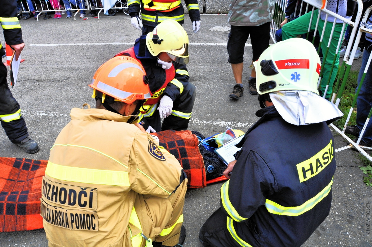 20 4-9-2013 Soutěž ve vyprošťování zraněných osob z havarovaných vozidel - Přerov (20).JPG