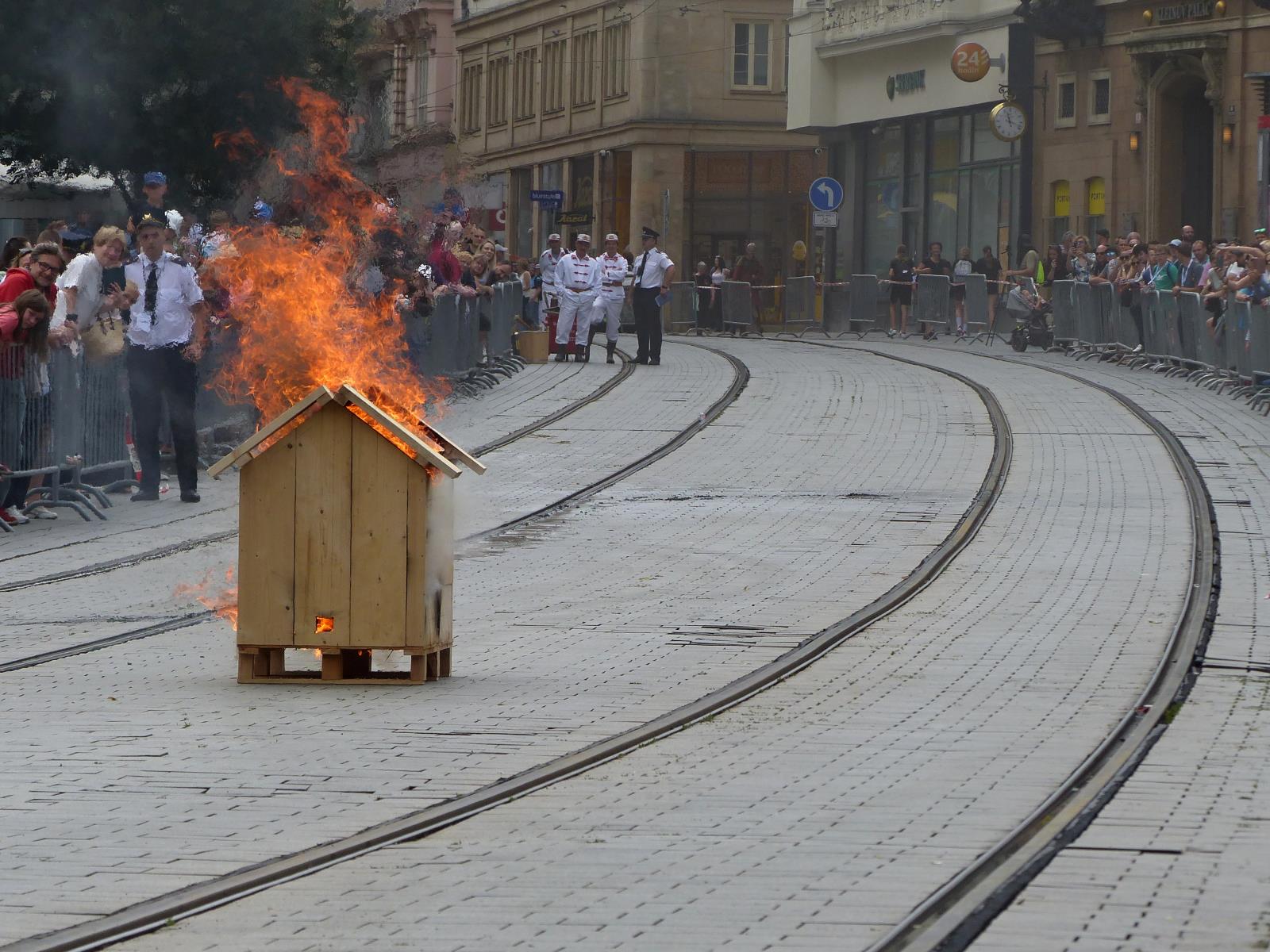 2024-06-22 Defilé požární techniky, Brno - nám.Svobody/Defilé (4).JPG