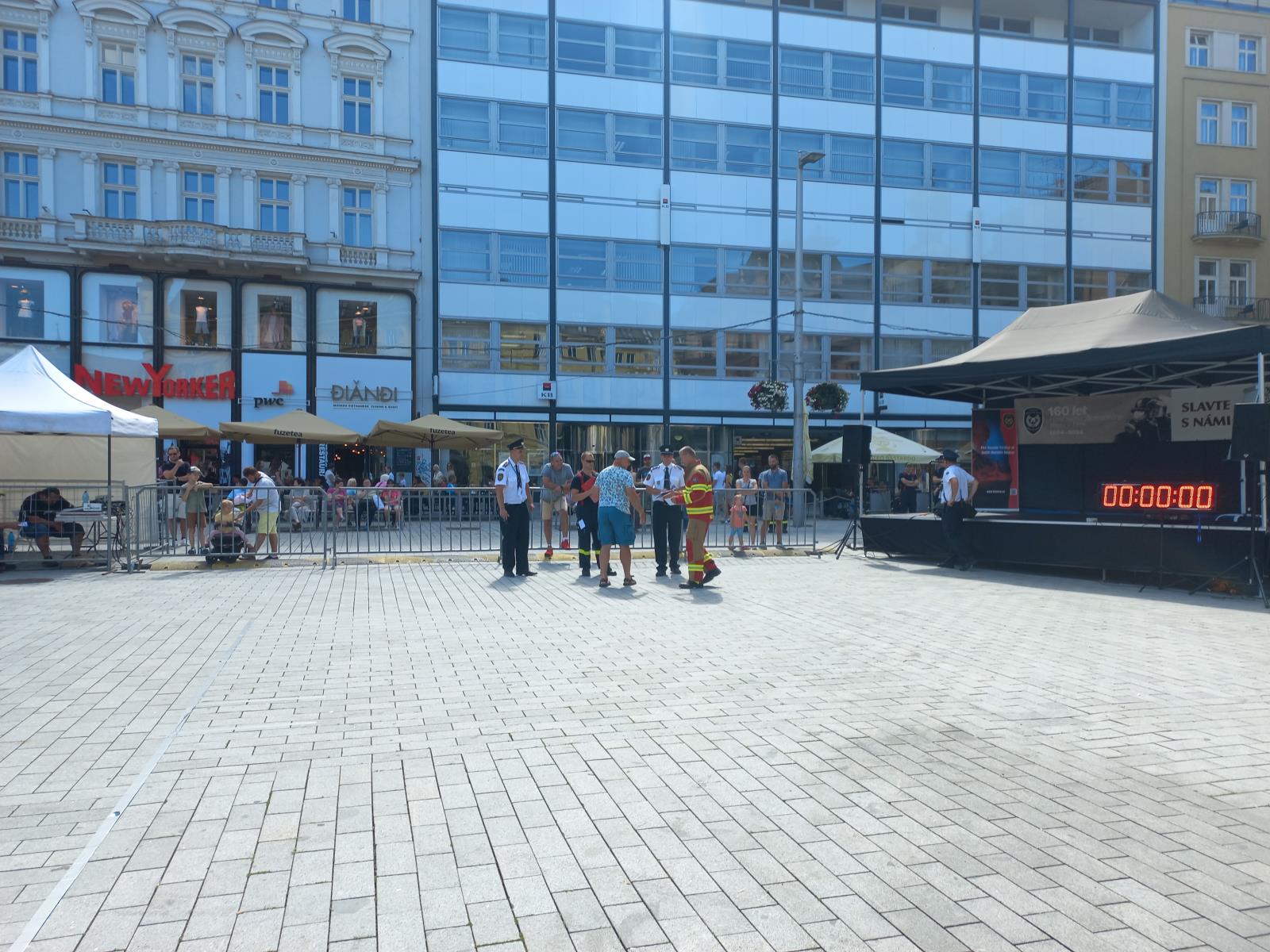 2024-06-22 Defilé požární techniky, Brno - nám.Svobody/Defilé (7).jpg