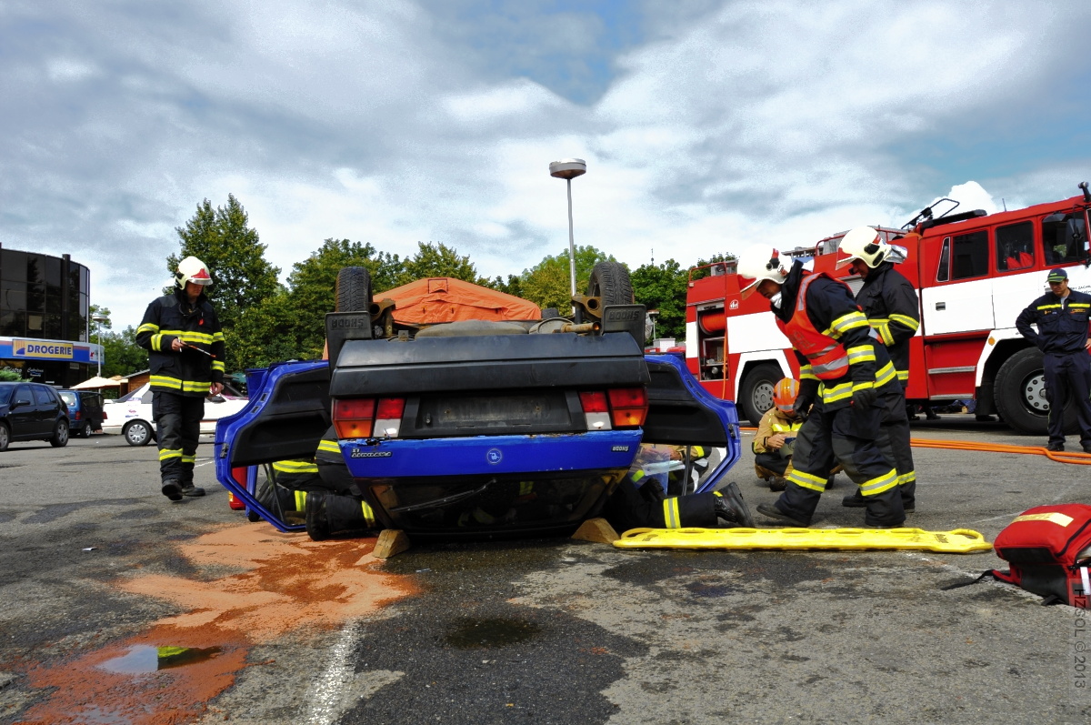 21 4-9-2013 Soutěž ve vyprošťování zraněných osob z havarovaných vozidel - Přerov (55).JPG