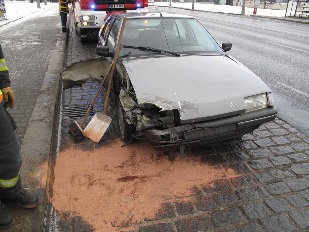 24.1.2017 (PM 12.42) DN Plzeň, Jateční.JPG