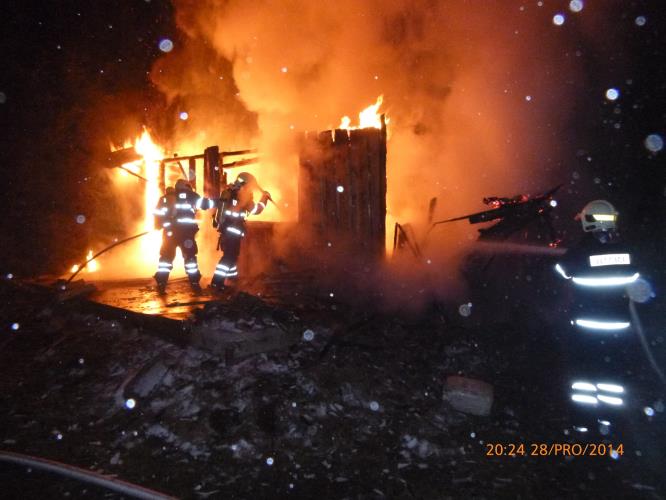 28.12.2014 požár chaty Lisov