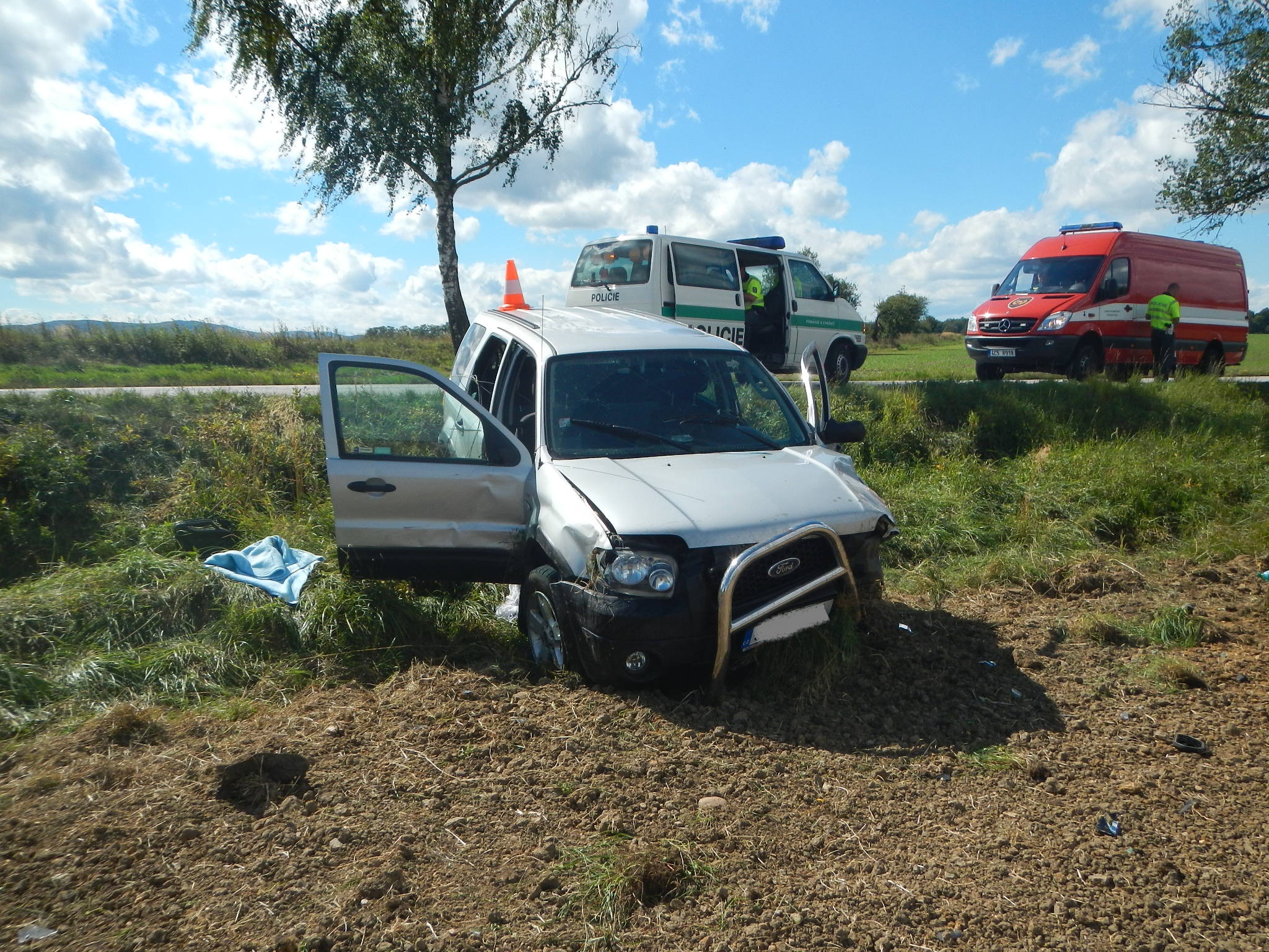 3 Dopravní nehoda OA, Pištín - 9. 9. 2013 (3).jpg