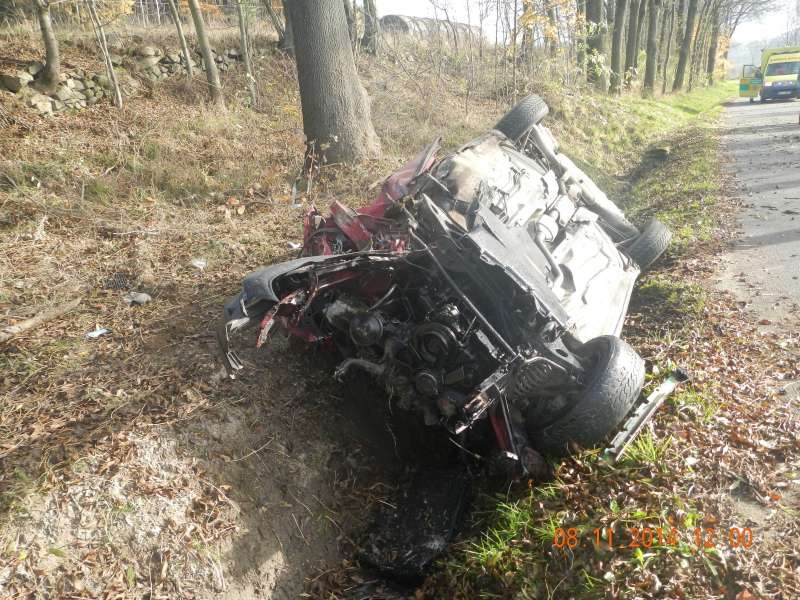 3 Dopravní nehoda OA, Zechovice - 8. 11. 2014 (1).jpg
