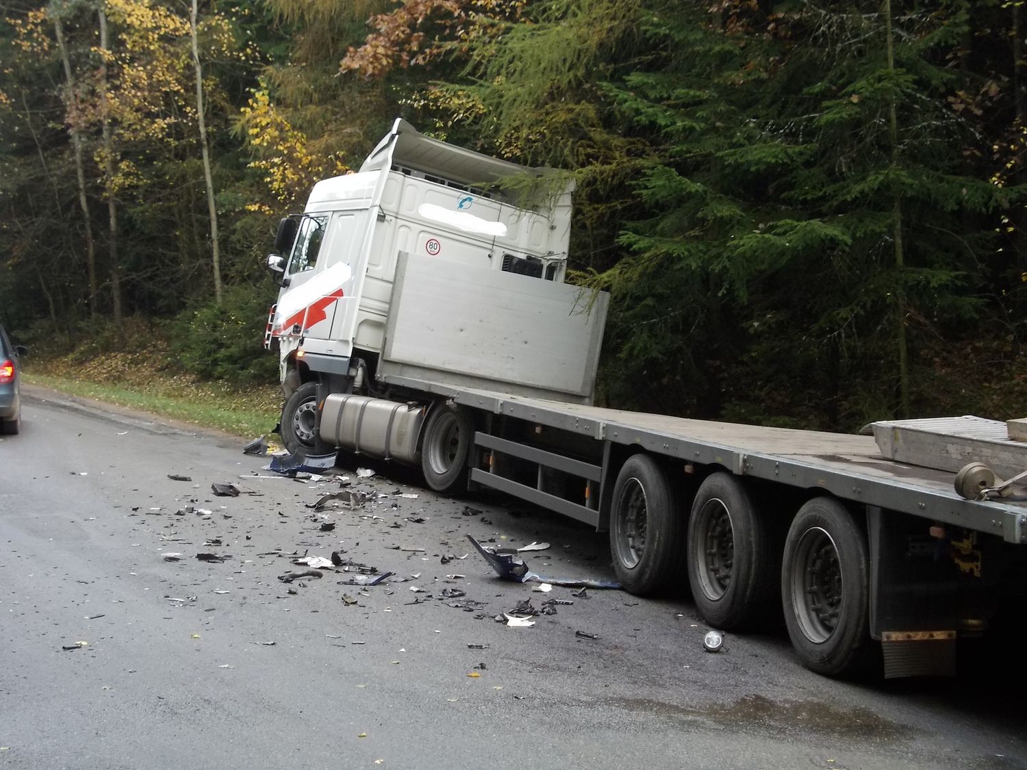 3 Dopravní nehoda OA a NA, Stoklasná Lhota - 22. 10. 2013 (1).jpg