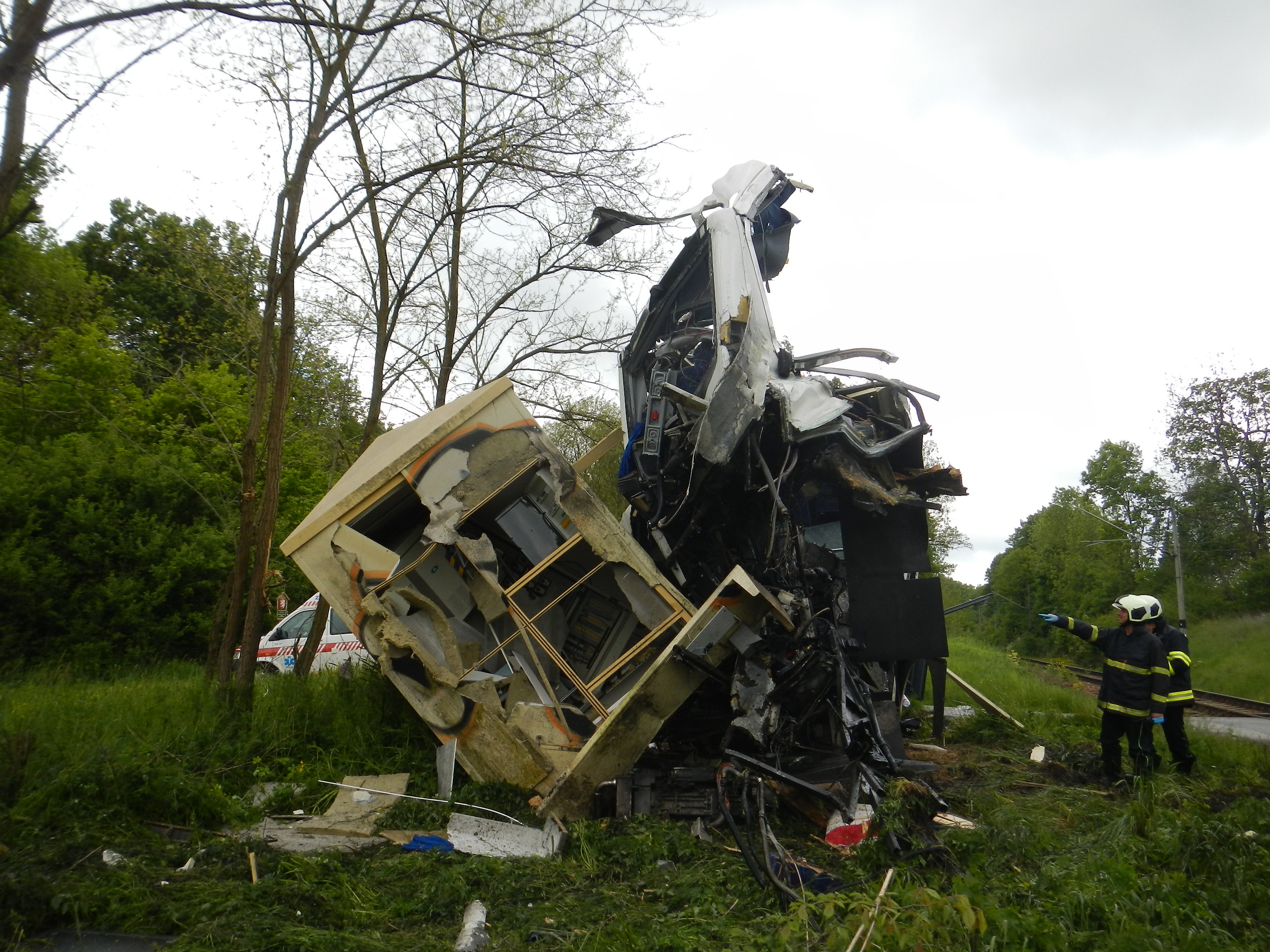 3 Dopravní nehoda vlak a autobus, Hluboká nad Vltavou - 15. 5. 2014 (4).JPG