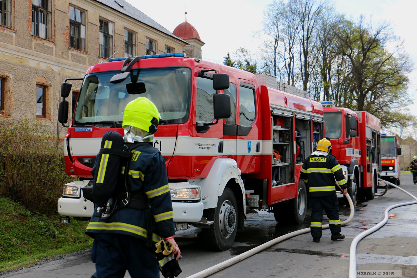 3 P_NB_26-4-2015 požár RD Nové Valteřice (11).JPG