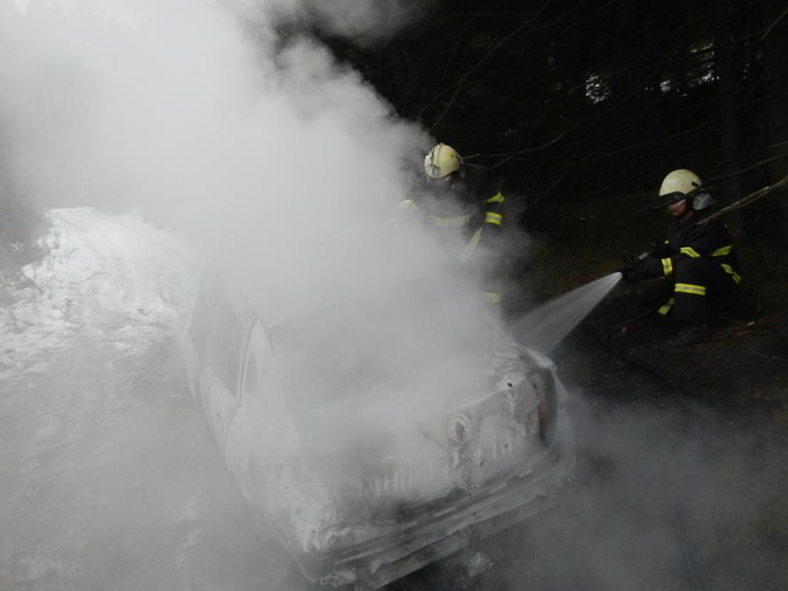3 Požár osobního automobilu, Radíkov - 25. 2. 2015 (4).JPG