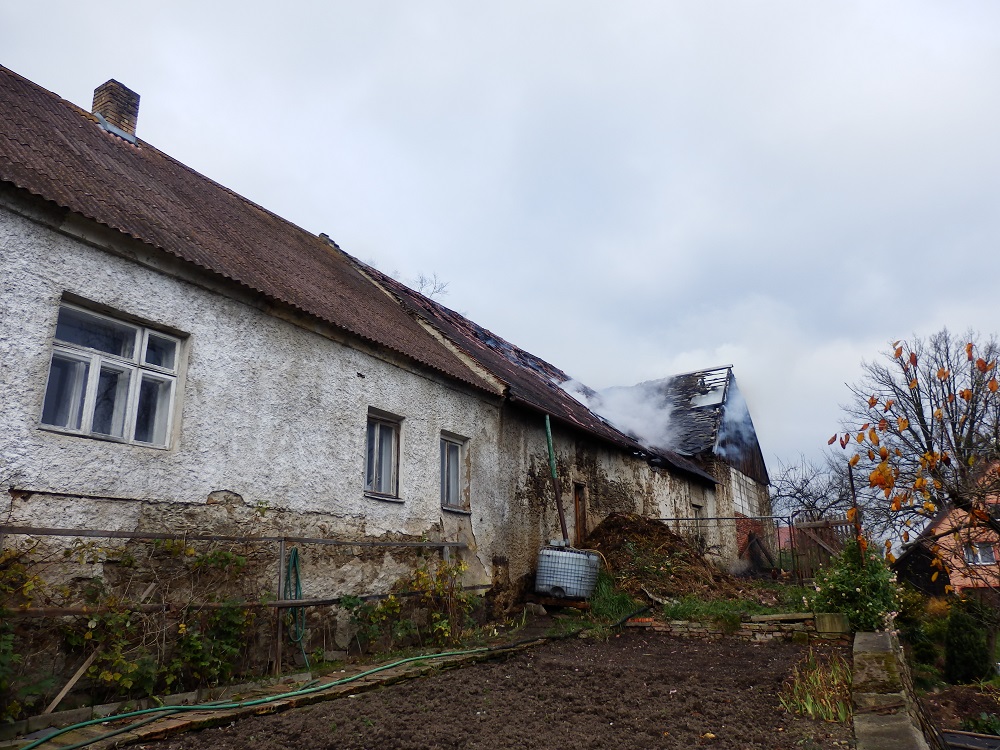 3 Požár stodoly, Políkno - 16. 11. 2014 (4).JPG