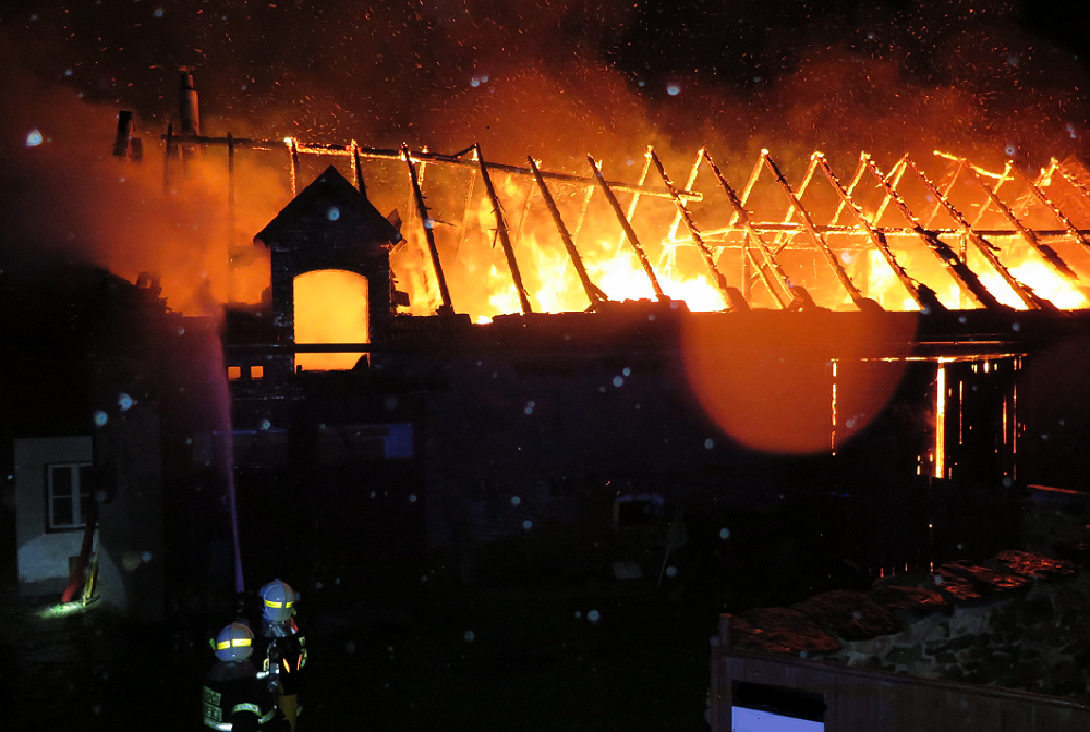 3 Požár stodoly, Radobytce - 20. 12. 2014 (1).png