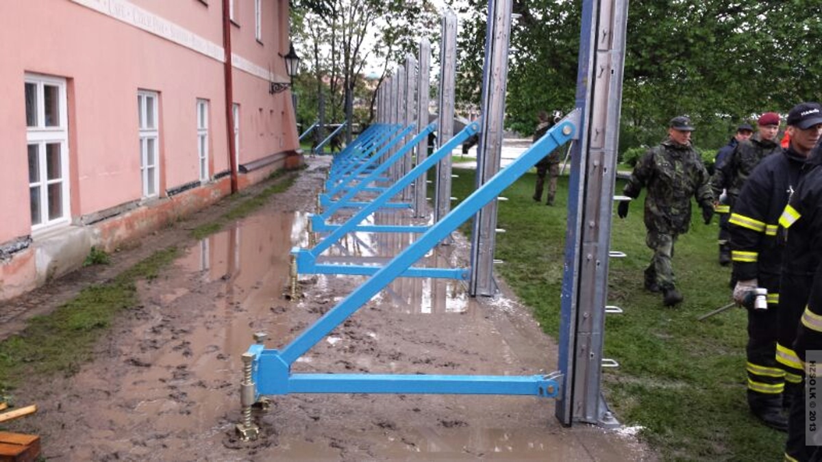 3 povodne v Cechach 2013  pomoc HZS OLK (11).jpg