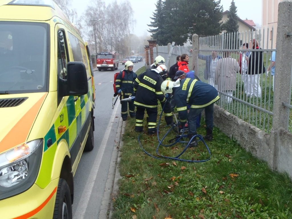 31.10.2016 (PJ 9.30) záchrana osoby v Dobřanech.JPG