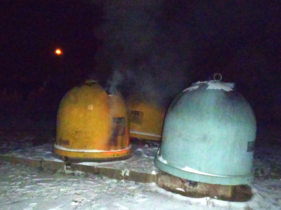 31.12.2015 požár popelnice Draženov.JPG