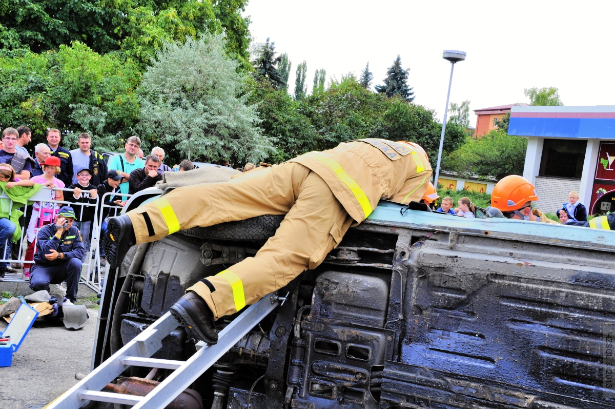 32 4-9-2013 Soutěž ve vyprošťování zraněných osob z havarovaných vozidel - Přerov (32).JPG