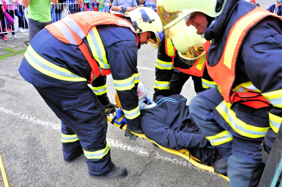 33 4-9-2013 Soutěž ve vyprošťování zraněných osob z havarovaných vozidel - Přerov (33).JPG