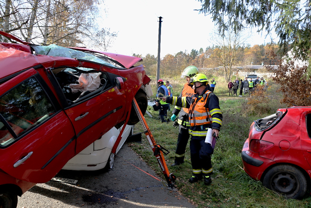 3_11_2022 Taktické cvičení IZS - Hromadná dopravní nehoda (47).JPG