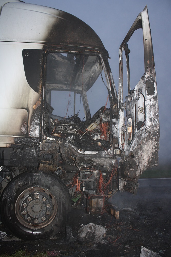 4 DN kamiónu a motorky s požárem, Holkov - 13. 10. 2014 (4).jpg