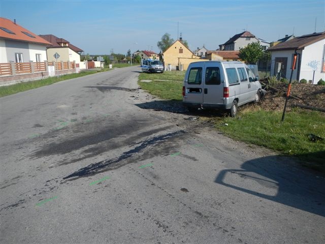 4 Dopravní nehoda, Roudné - 5. 5. 2014 (1).jpg