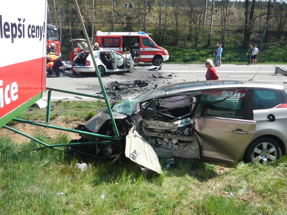 4 Dopravní nehoda 2 OA, Boršov nad Vltavou - 13. 4. 2016 (5).JPG