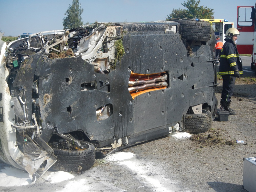 4 Dopravní nehoda 2 OA, Dolní Nerestce - 5. 9. 2014/Dopravní nehoda 2 OA, Dolní Nerestce - 5. 9. 2014 (4).JPG