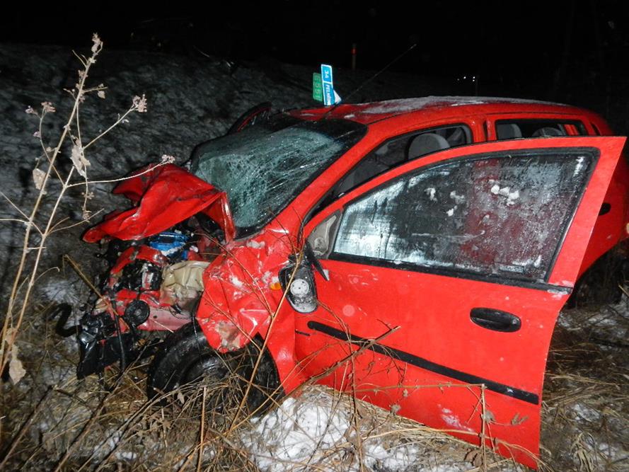 4 Dopravní nehoda 2 OA, Jarošov nad Nežárkou - 25. 1. 2015 (5).jpg