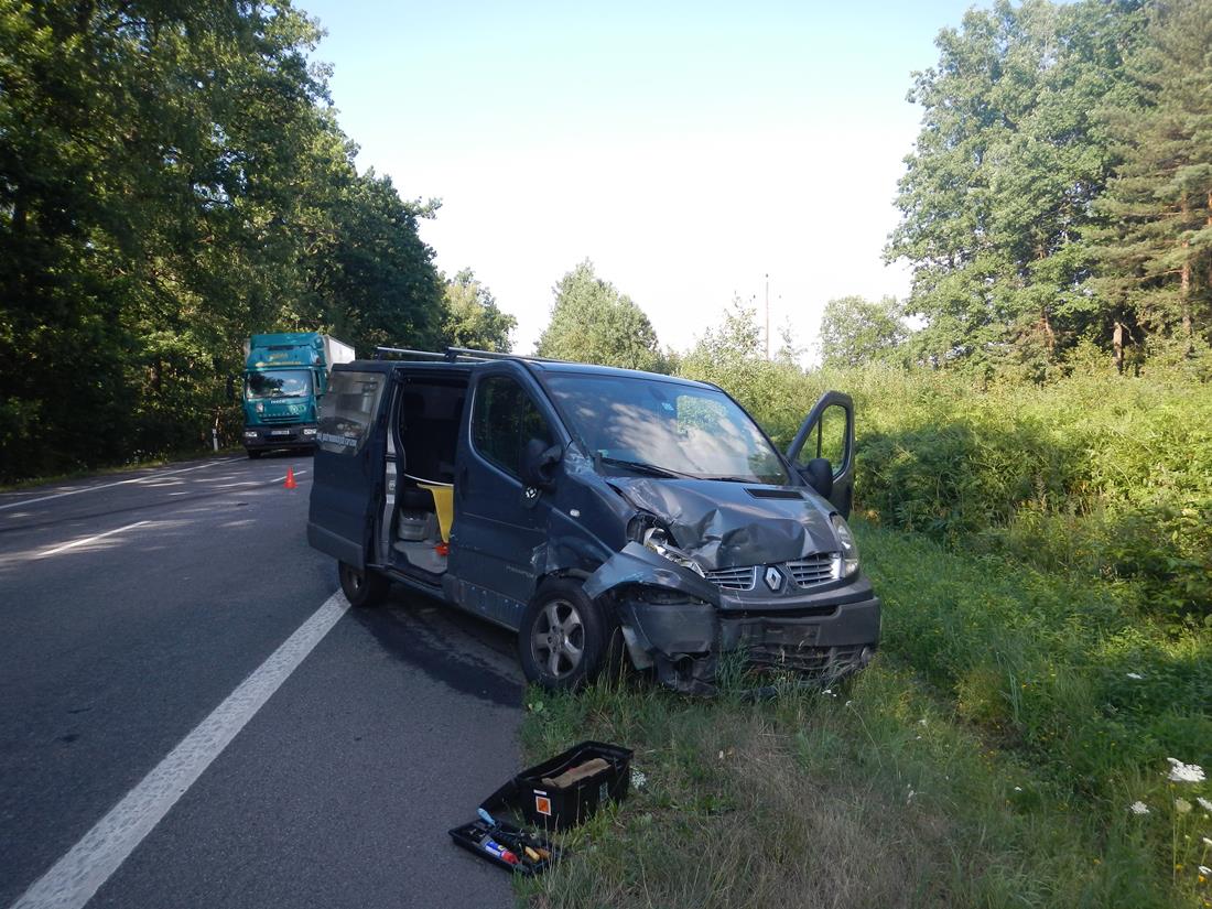 4 Dopravní nehoda 2 OA, Novosedly nad Nežárkou - 21. 7. 2015 (5).JPG