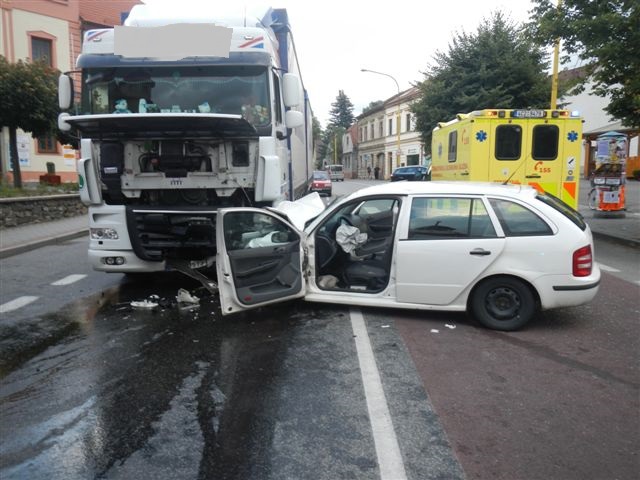 4 Dopravní nehoda NA a OA, Bernartice - 5. 8. 2014 (1).jpg