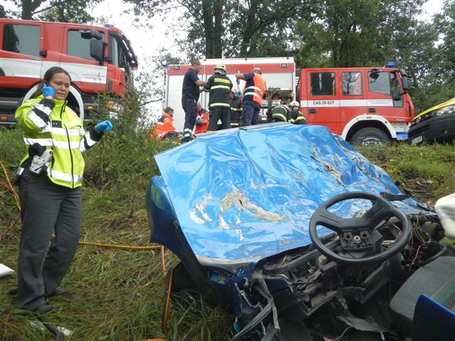 4 Dopravní nehoda OA, Člunek - 20. 8. 2015 (4).jpg