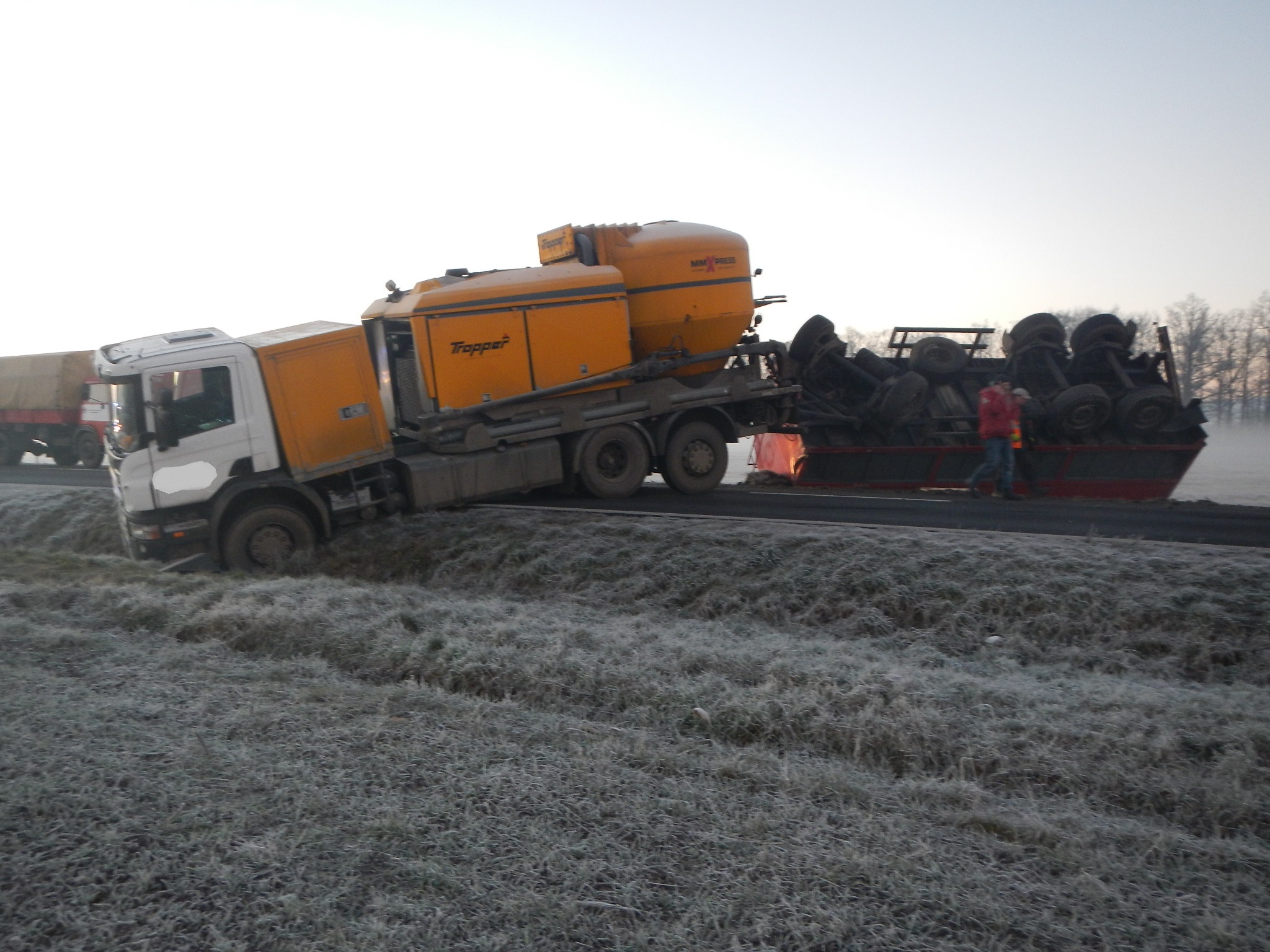 4 Dopravní nehoda kamiónu, Češňovice - 16. 12. 2013 (2).jpg
