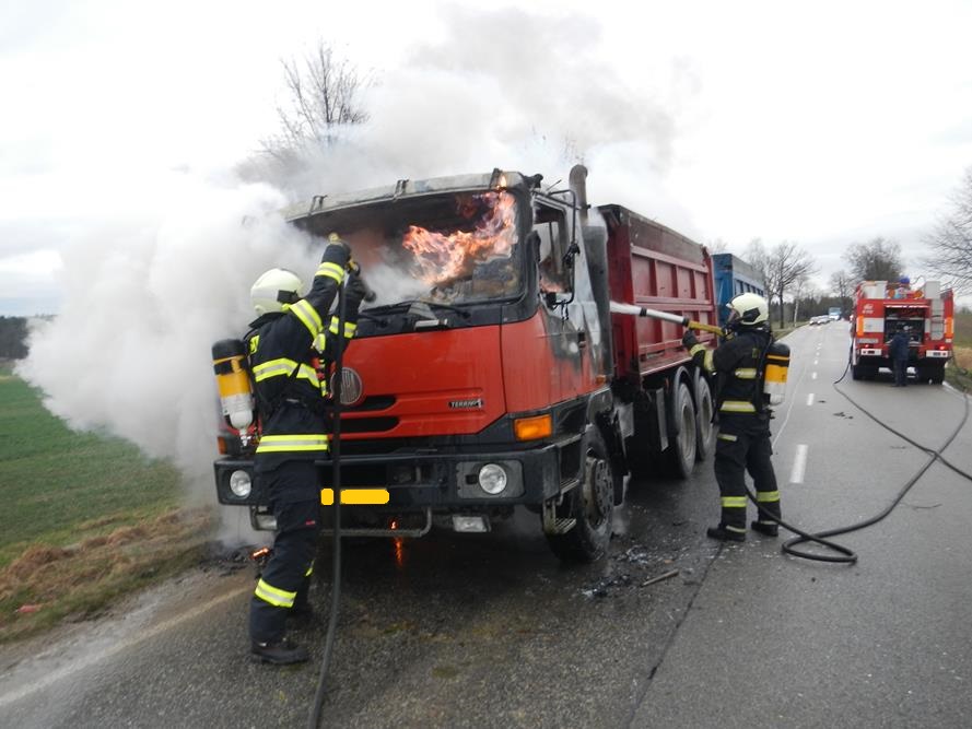 4 Požár NA, Chotýčany - 31. 3. 2015 (4).JPG