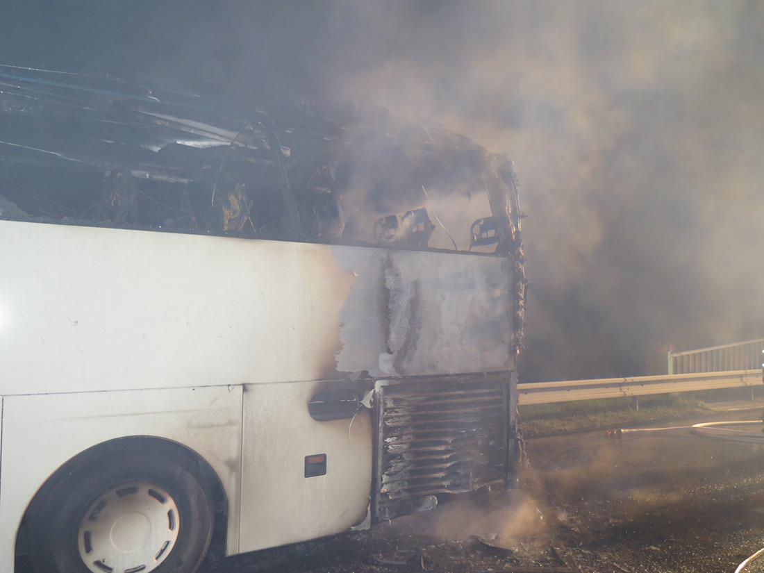 4 Požár autobusu, Písek - 16. 9. 2015 (3).JPG