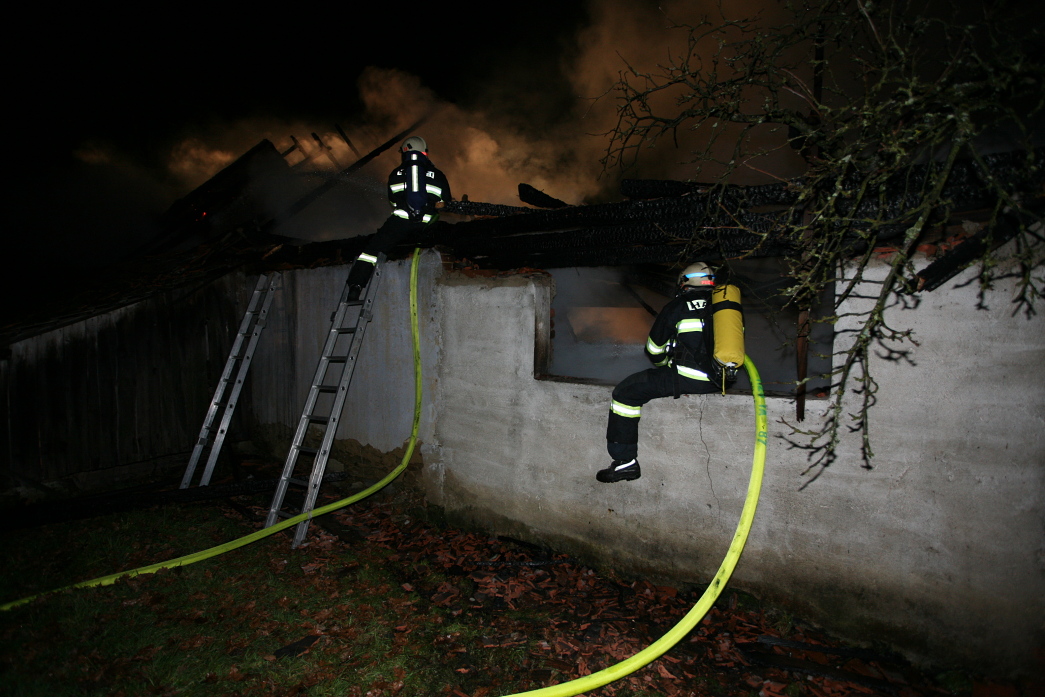 4 Požár stodoly, Dolní Lhota - 26. 12. 2013 (1).JPG
