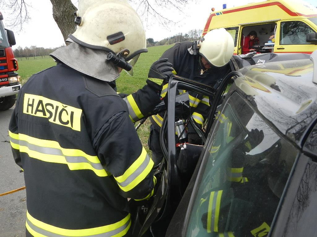 5 Dopravní nehoda OA, Popelín - 22. 4. 2015 (6).jpg