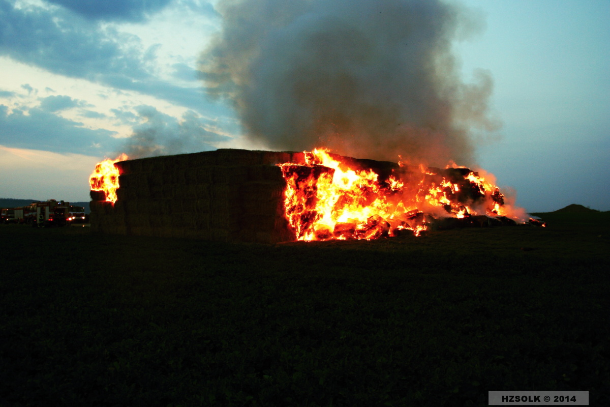 5 P_22-3-2014 Požár stohu Brodek u Prostějova (5).JPG