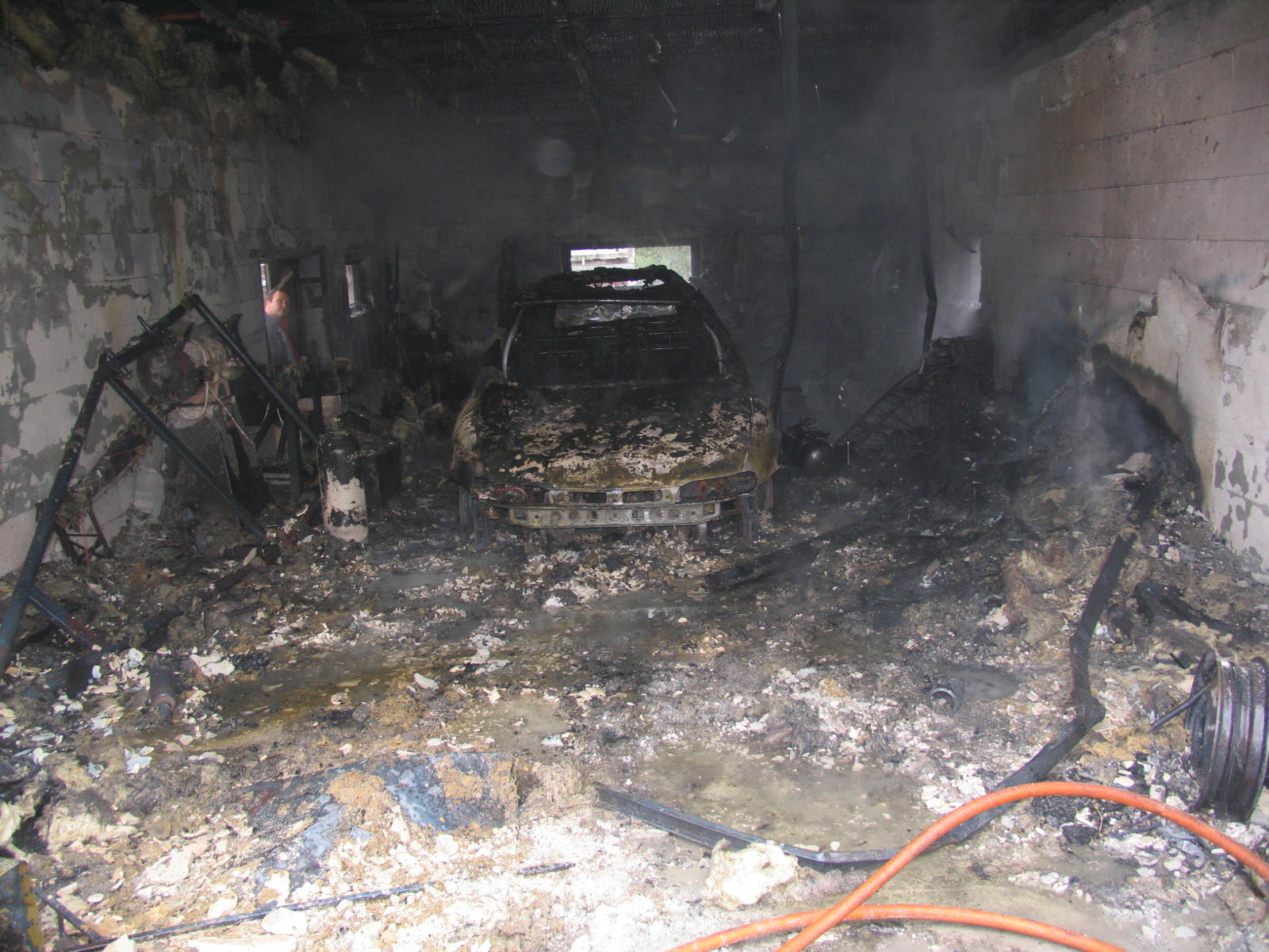 6 Požár garáže, Orlík nad Vltavou - 26. 8. 2014 (7).jpg