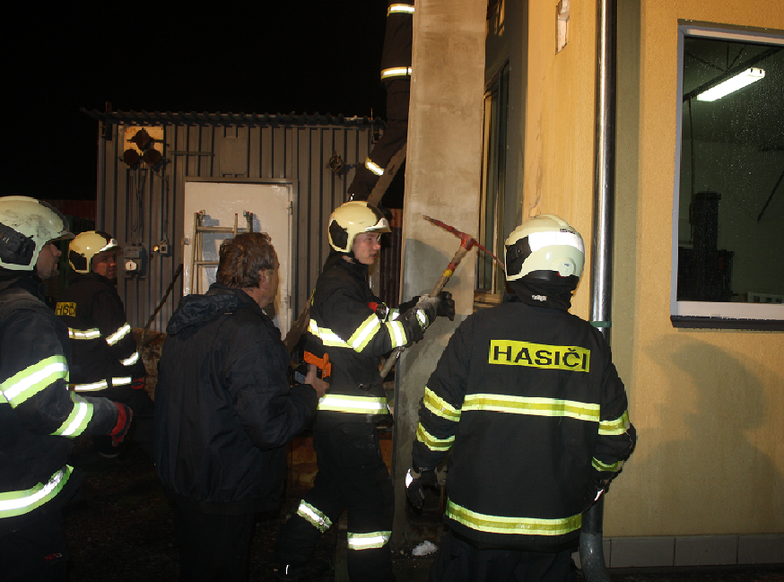 6 Požár izolace domu, Vráto - 9. 12. 2014 (1).png