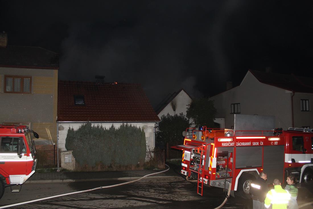 6 Požár střech, Malenice - 24. 10. 2015 (2).JPG
