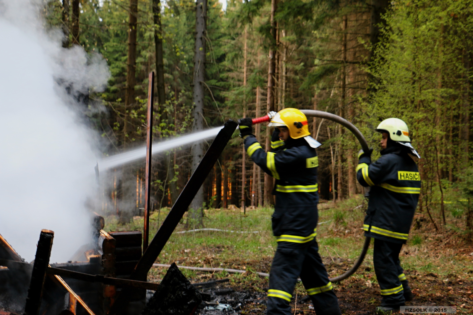 7 P_NB_2-5-2015 Požár chaty Jivová směr Domašov nad Bystřicí (31).JPG