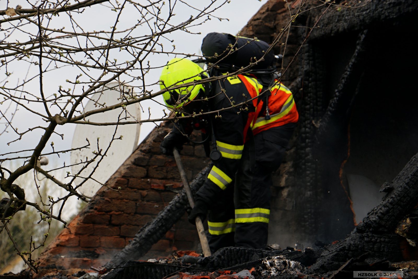 7 P_NB_26-4-2015 požár RD Nové Valteřice (82).JPG