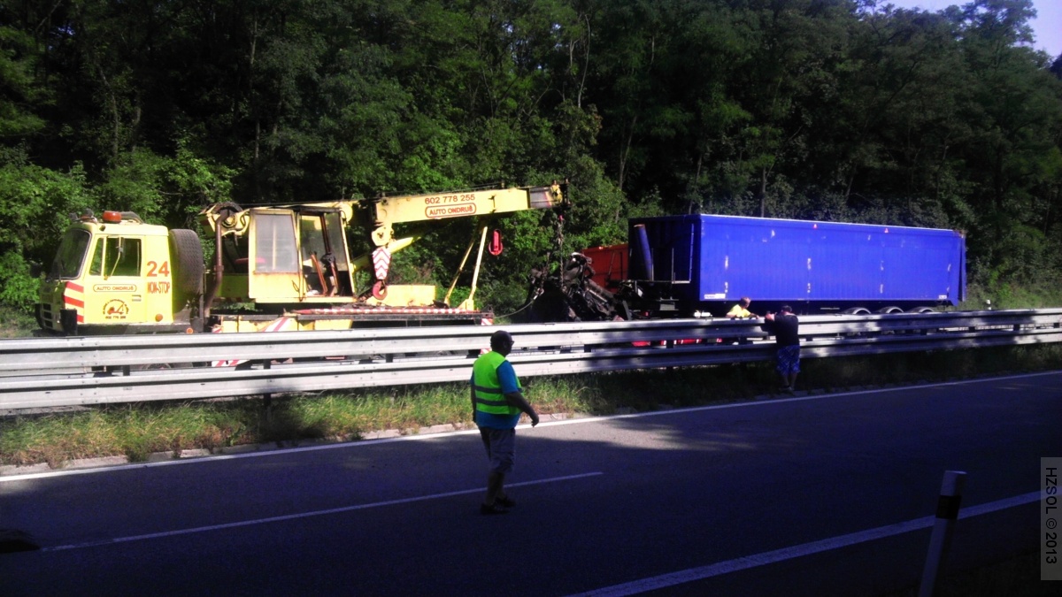 7 dopravní nehoda nákladní vozidla na R46 - 11 km (7).jpg