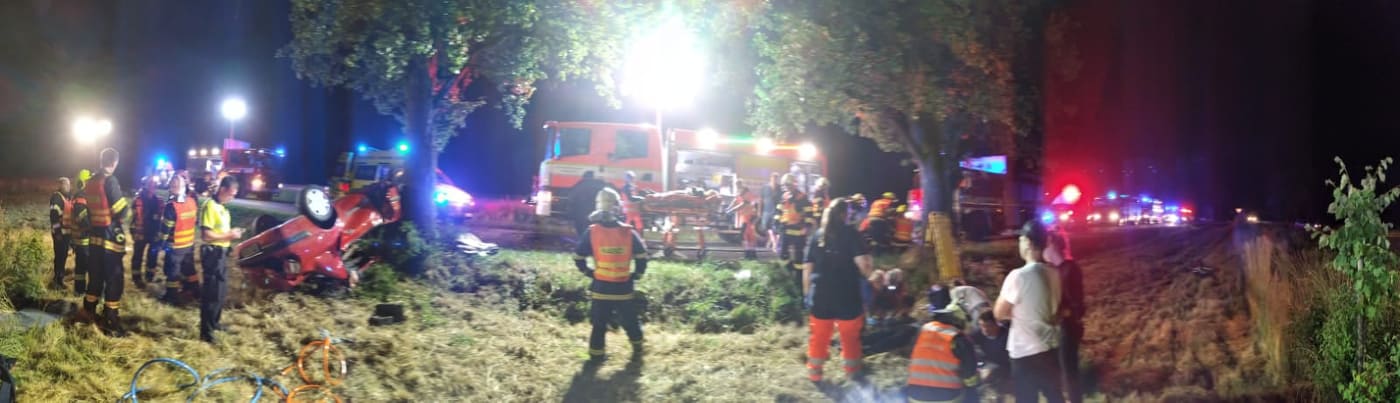 7_OLK_DN_hasiči vyprostili mezi Odrlicemi a Cholinou 5 zraněných osob.jpg