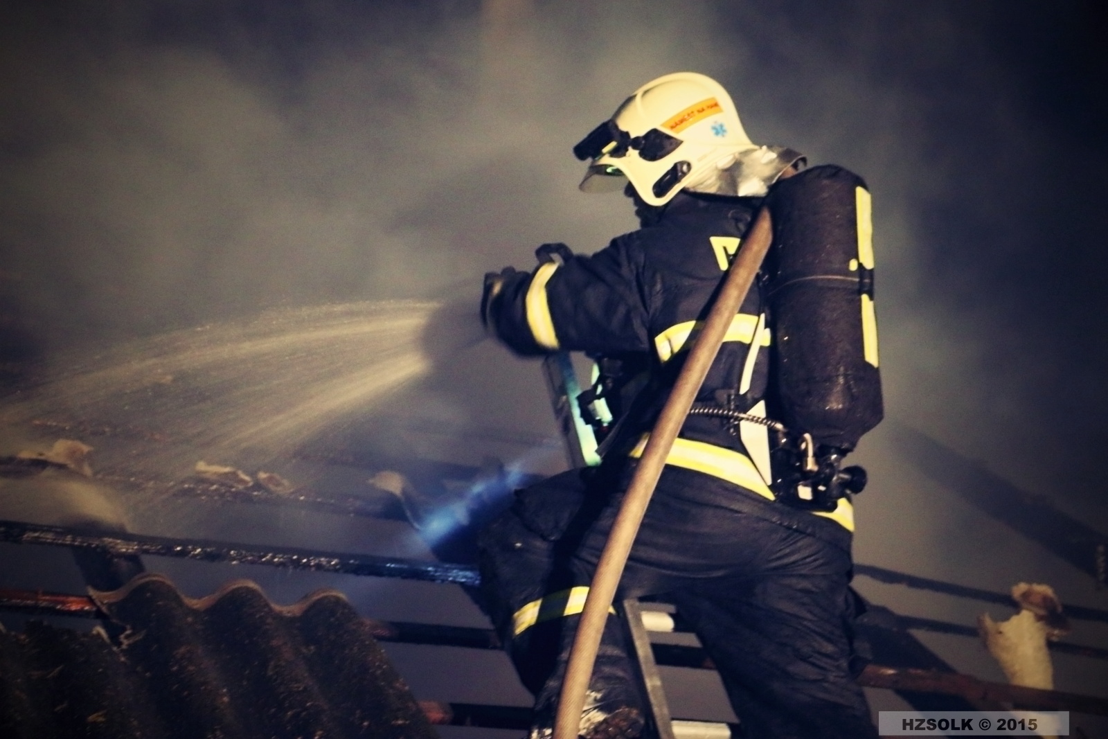 8 P_NB_11-1-2015 Požár budovy a garáží Střížov, Drahanovice (16).JPG