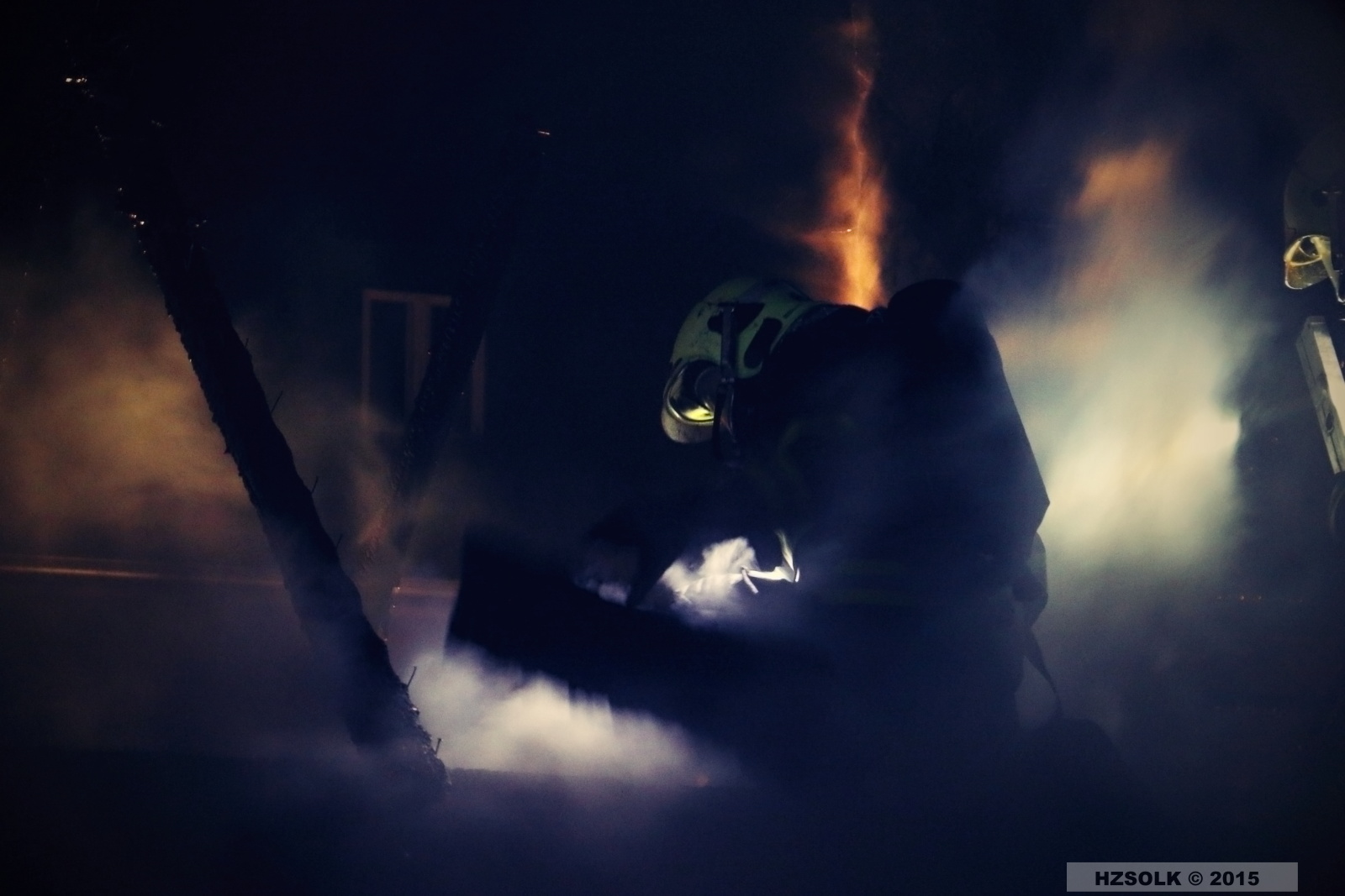 8 P_NB_11-1-2015 Požár budovy a garáží Střížov, Drahanovice (28).JPG