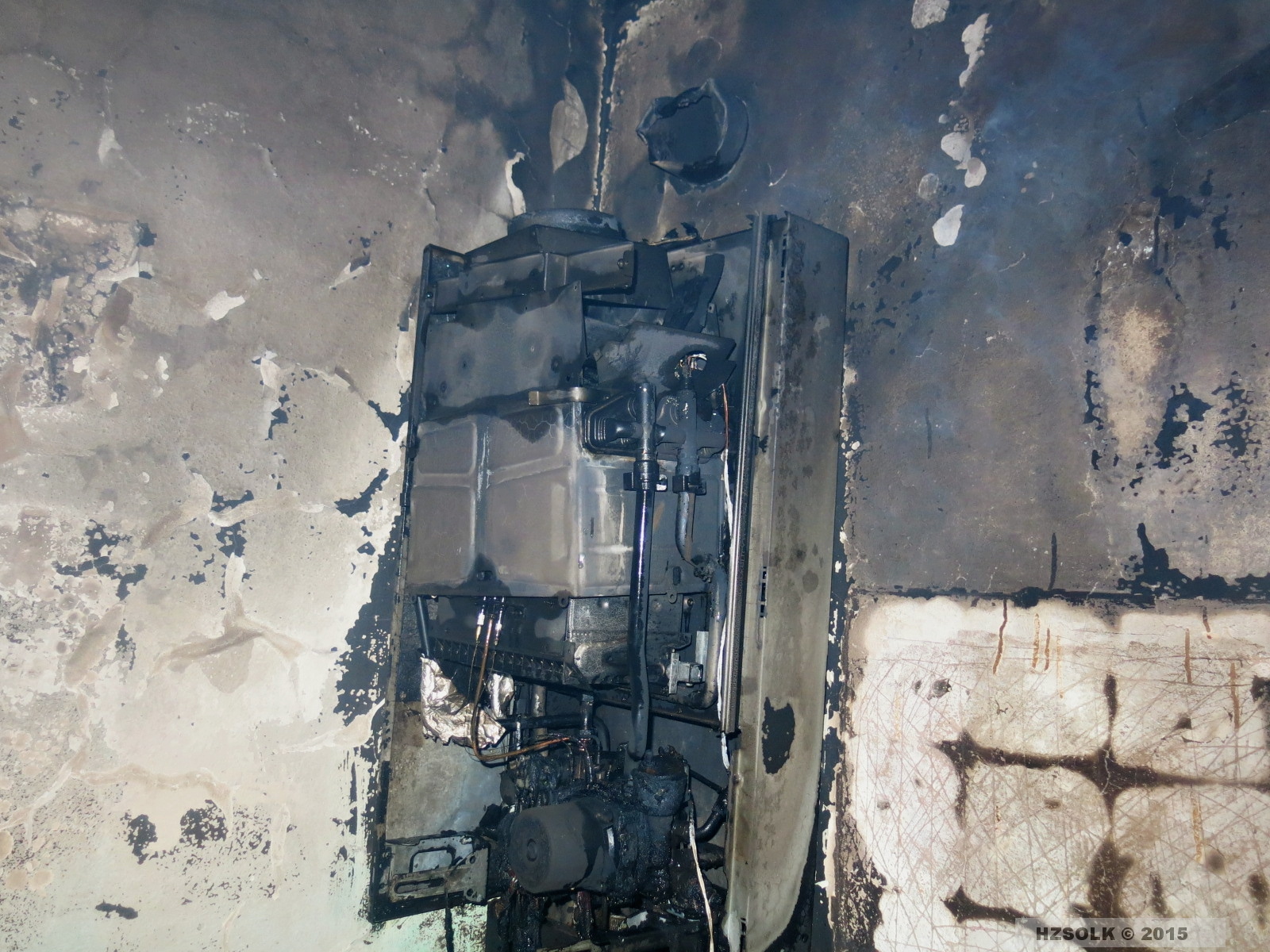 8 P_NB_27-3-2015_požár v rodinném domku Přemyslovice (16).JPG